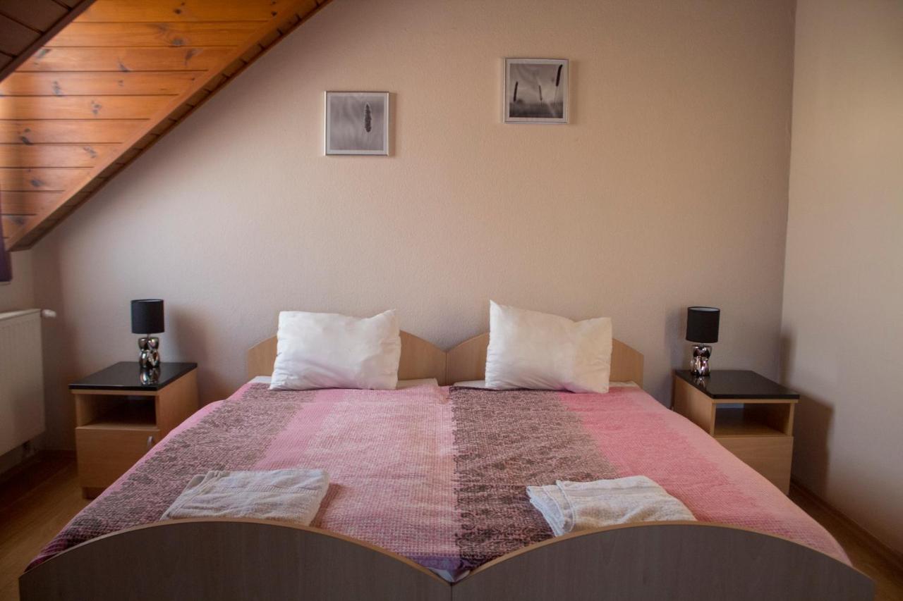 Bed and Breakfast Gilde étterem és panzió Pilisvörösvár Esterno foto