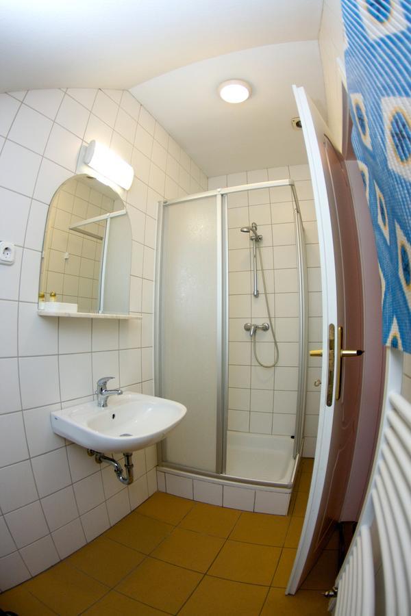Bed and Breakfast Gilde étterem és panzió Pilisvörösvár Esterno foto